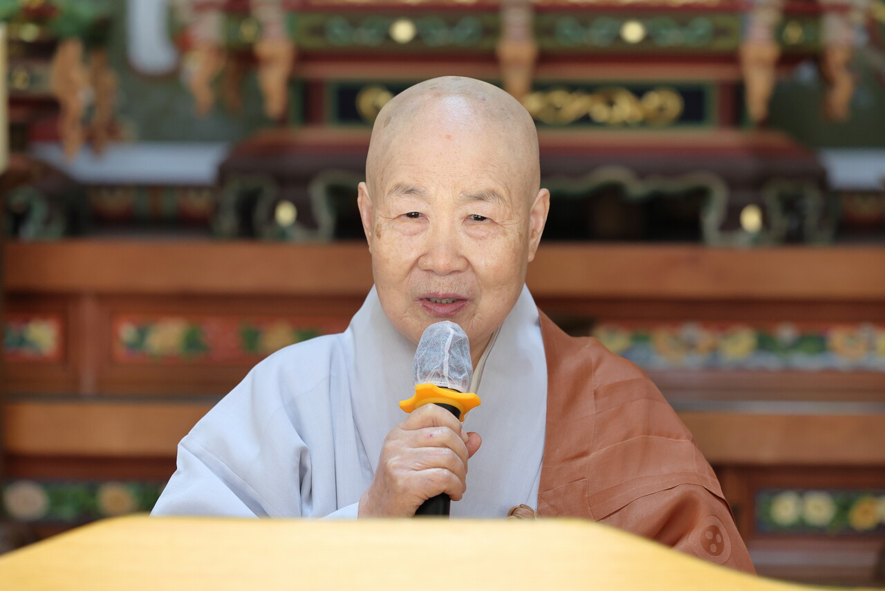 동학사 화엄승가대학원장 일초스님