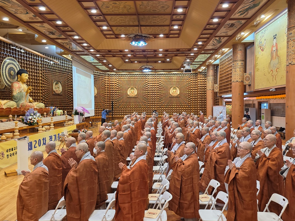 ������ �����񱸴�ȸ�� 3��26�� �����񱸴�ȸ�� ����� ���������� ��20�� ������ȸ�� �����ߴ�.