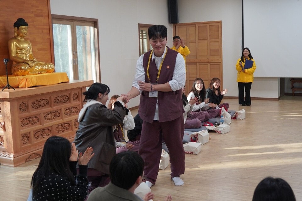 2차 선택의 시간은 용기있는 '대시'로 진행됐다. 과감하게 데이트 상대를 선택한 한 참가자.