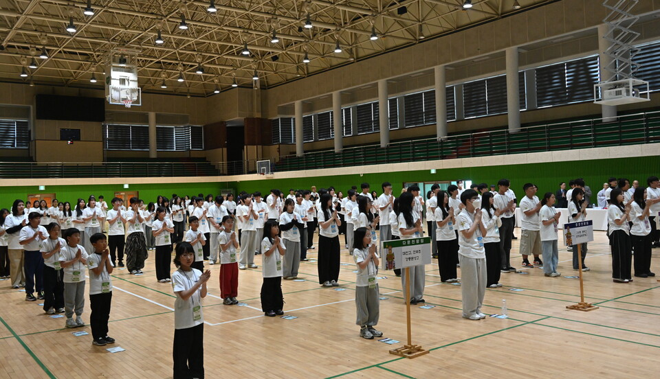 �ߴ�Ŀ� ������ �Ķ��Ÿû�ҳ���ȸ �л����� ���.