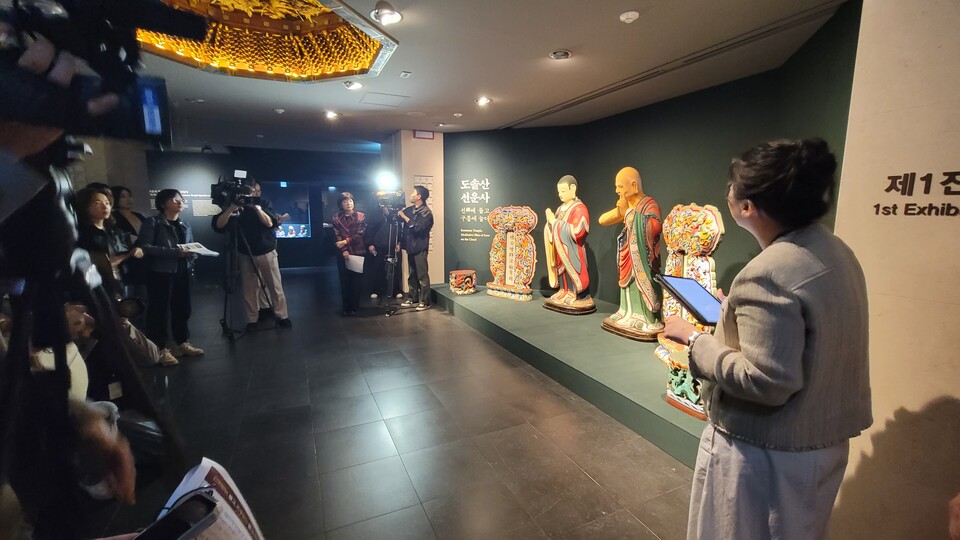 �̹� Ư������ �����ϰ� �ִ� ������ �п���.