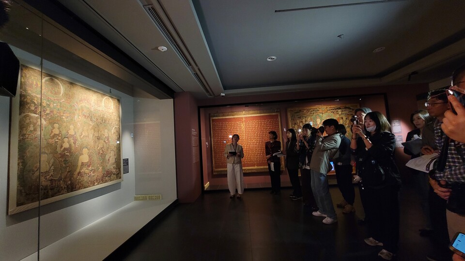 ����� õ�ҵ��� ģ���ϰ� �ִ� ���ڴ�.