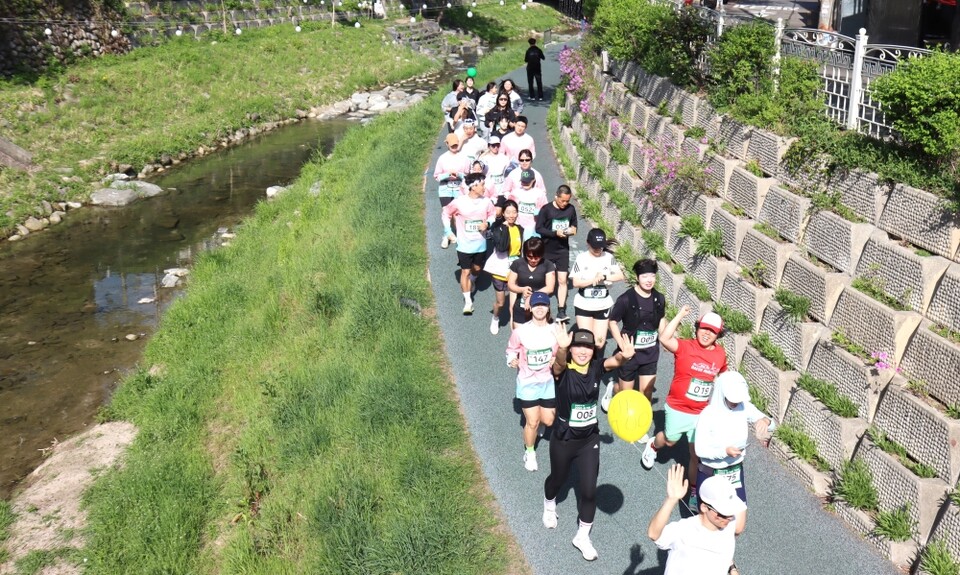 &nbsp;�°��� ��η� ��翡�� 200������ �����ߴ�.