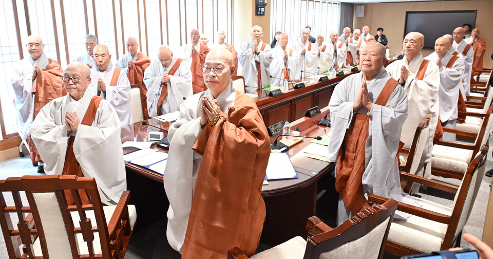 ��81�� ����ȸ�ǿ� �ռ� ����� �ݾ߽ɰ� ������ �ϴ� ���.&nbsp;