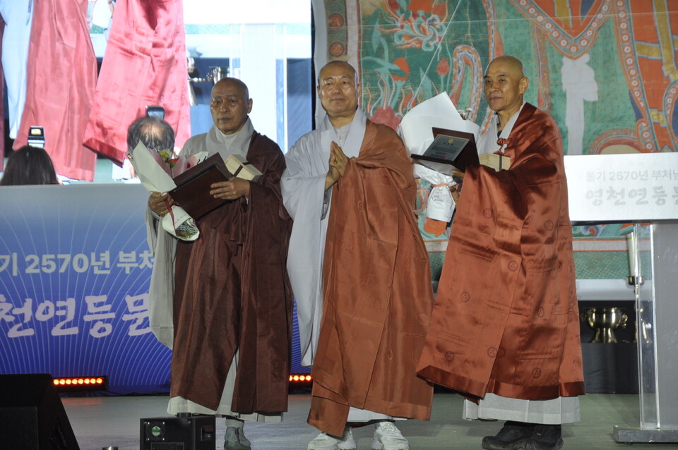 ���ػ� ������ �����ڵ�� ���ػ� �ѹ����� ��������.