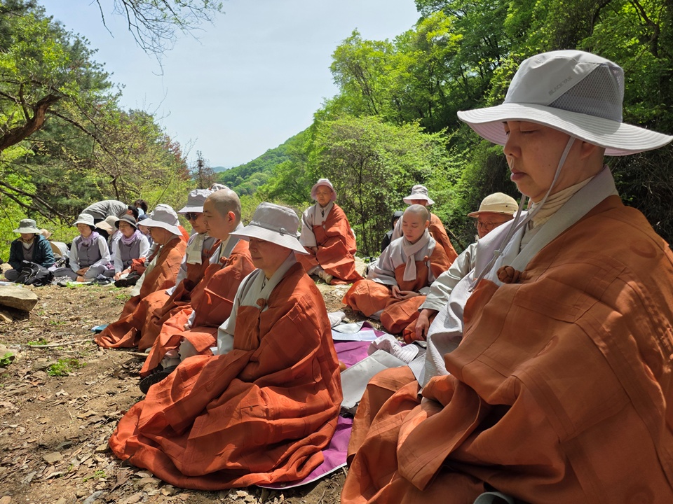 �־���� ���� �Ϳ��� ���Ե��� ���ڵ�� �Բ� ������ ���ߴ�.&nbsp;