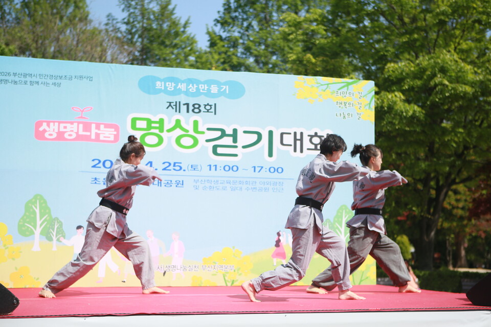 ������� �ҹ������� �ҹ����� �ÿ��ϰ� �ִ�.