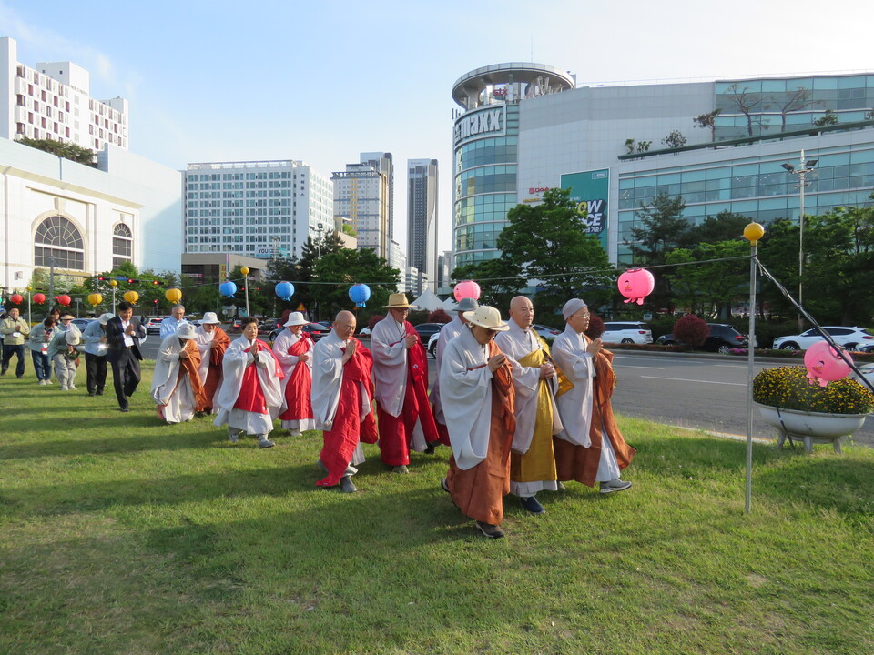 â���ұ��ѿ��սŵ�ȸ �ְ����� ����� ���� ���ڵ��� â����û ���͸����� �ﺸ�ݹ� ������ �ǽ��ߴ�.