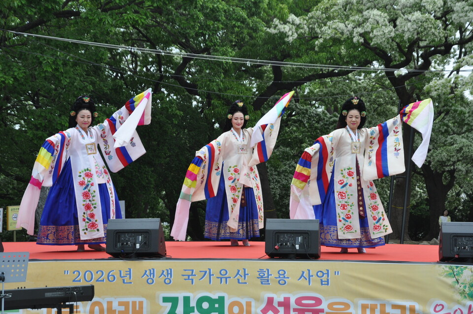 &nbsp;���뿬�����۴Ͽ����� ���� ����.