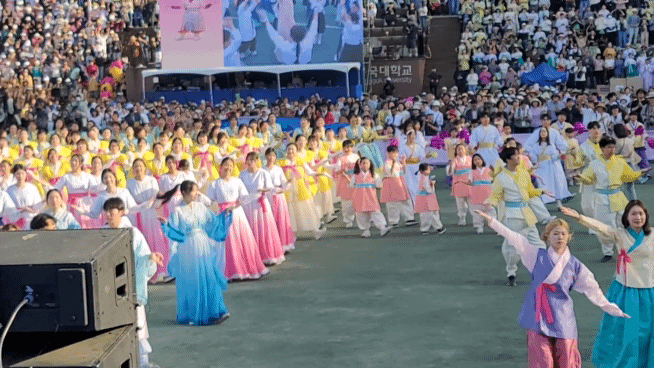 [영상] 연희누리 합동율동단의 합동춤. 