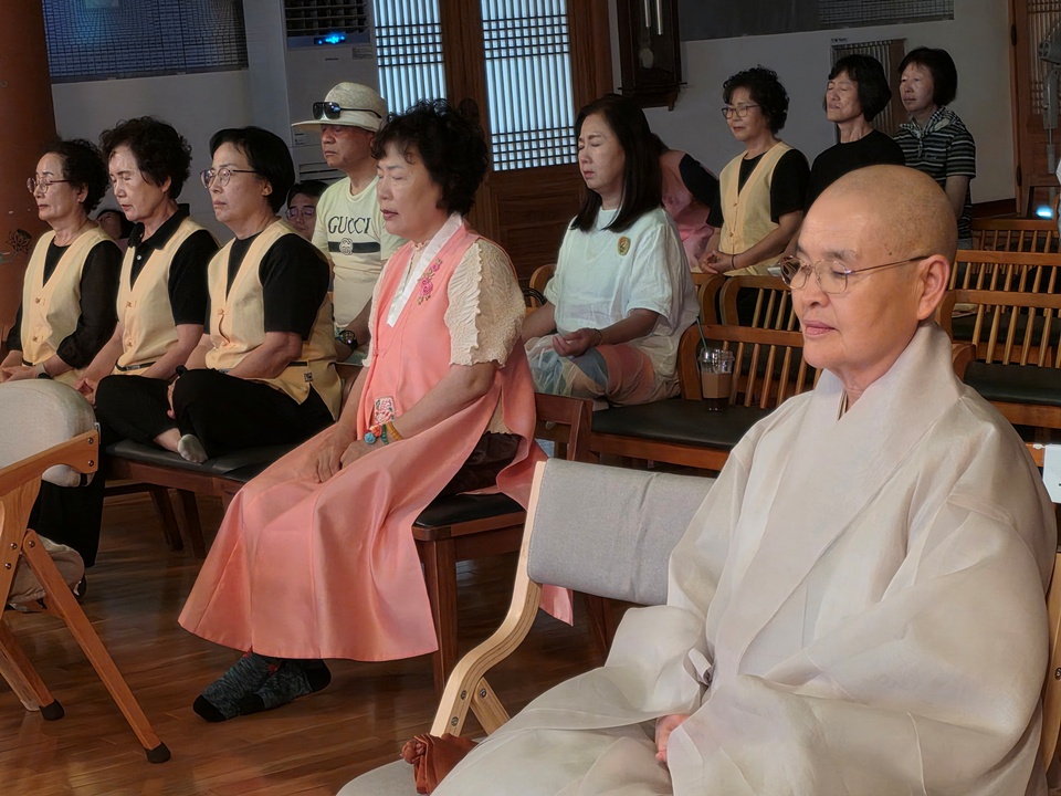 �����񱸴�ȸ�� ���뽺�Ե� ���ߵ�� �Բ� ���������α׷��� ���ߴ�.