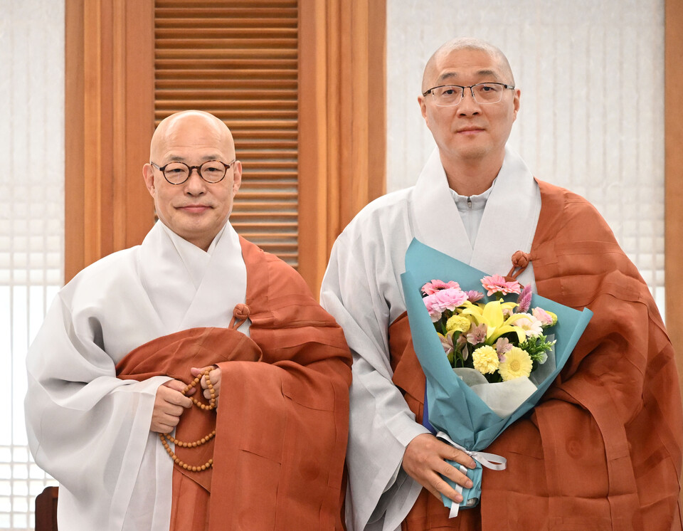�ѹ����� ���콺�԰� �������� ���潺��.&nbsp;