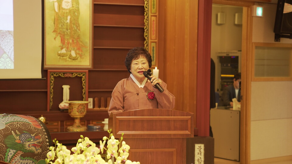 ��縦 �ϰ� �ִ� ���¼� �������� �ŵ�ȸ��.