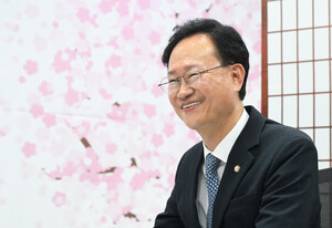 송재봉 더불어민주당 충북도당위원장 - 뉴스 썸네일 이미지